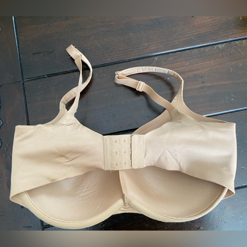 LAST DAY ON POSH 8/15/26 Seamless Nude Molded Cup Skims Bra 34DDD - Picture 4 of 4